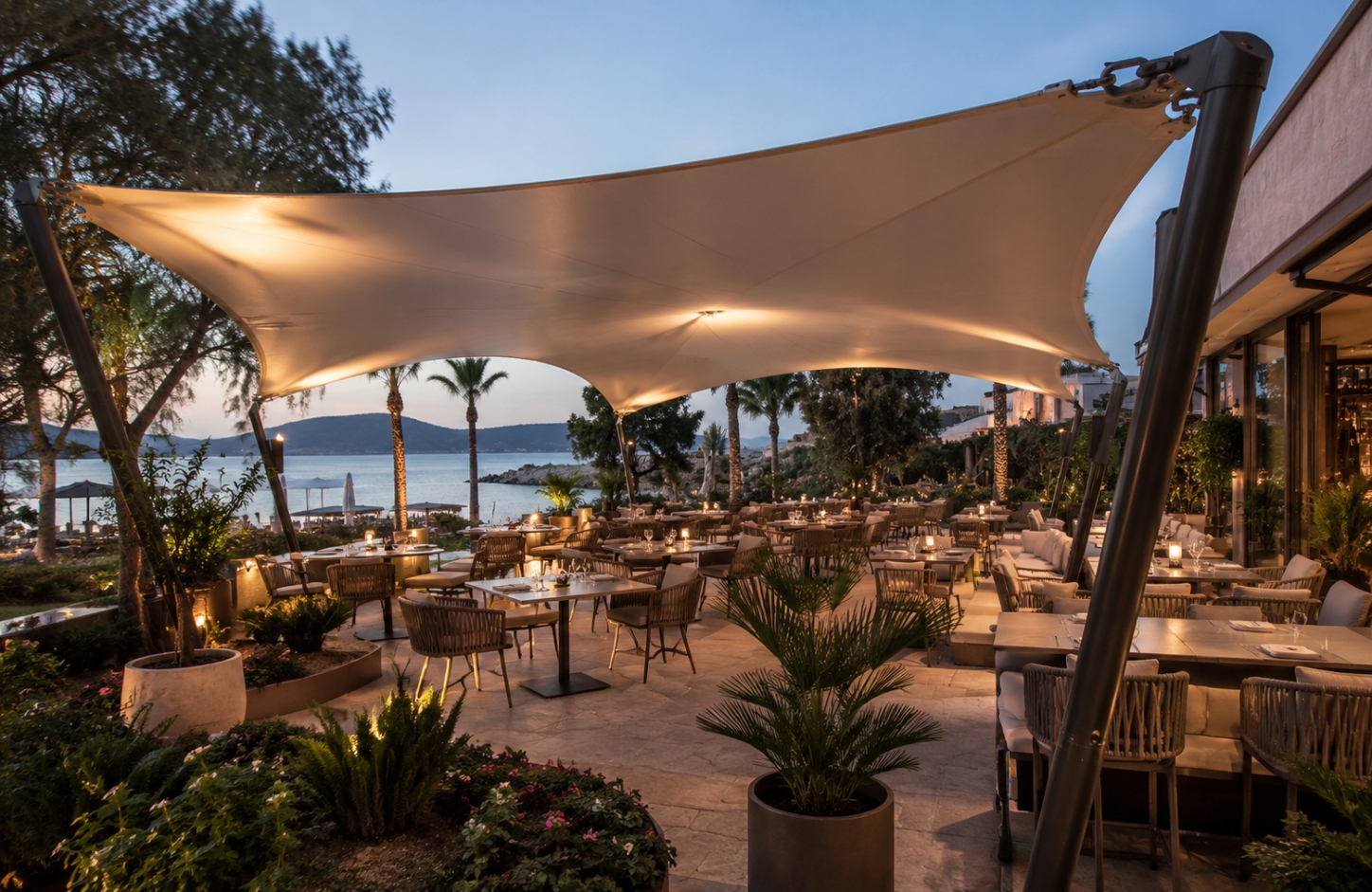 Outdoor tensile structures APPLICATIONS Hospitality Spaces-3